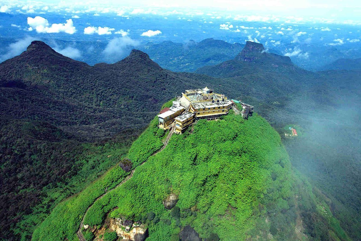 Spectacular Mountains in Sri Lanka