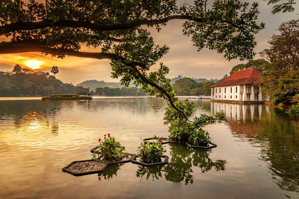 Historical Kandy Lake