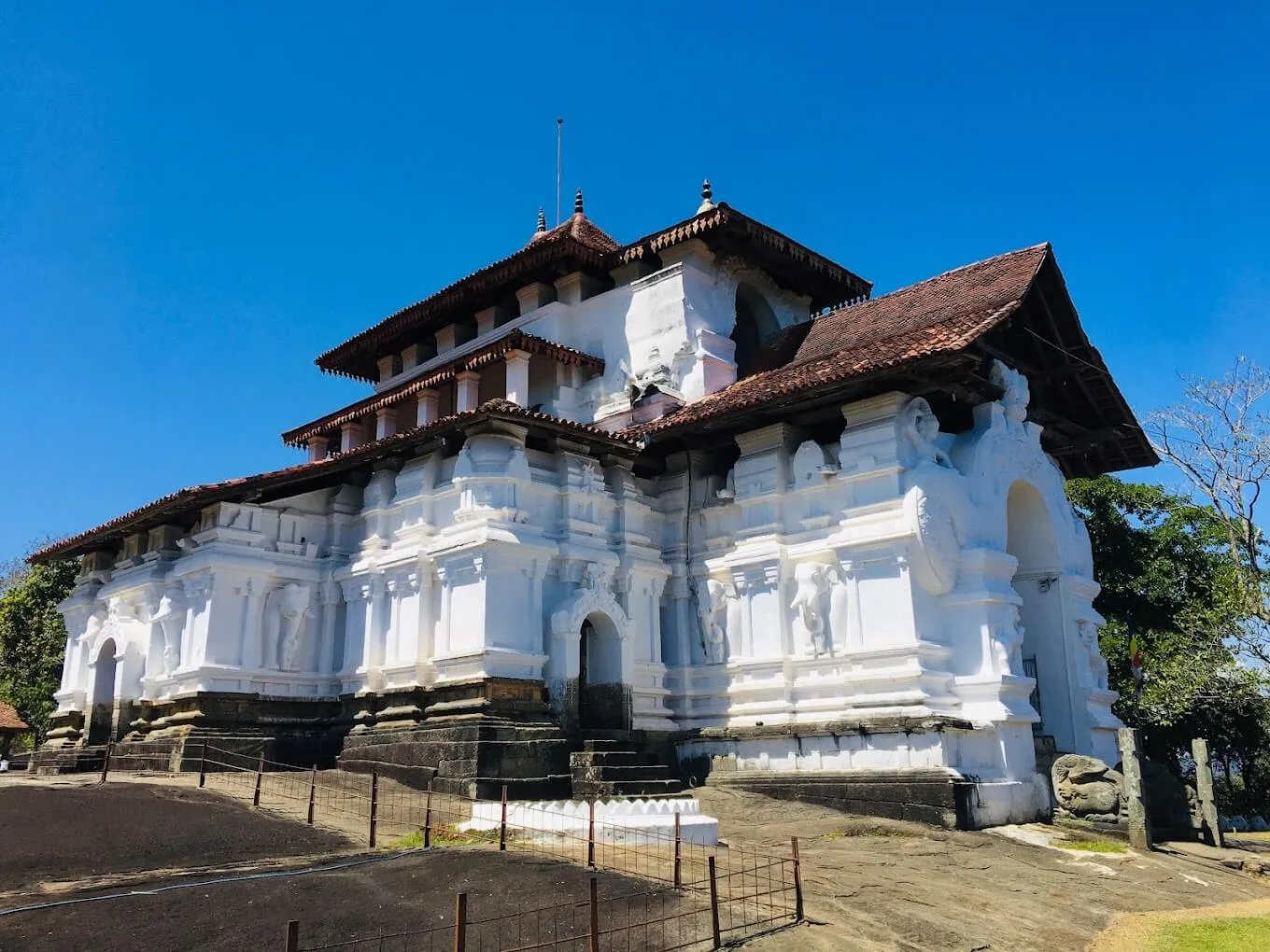 Lankathilake Temple